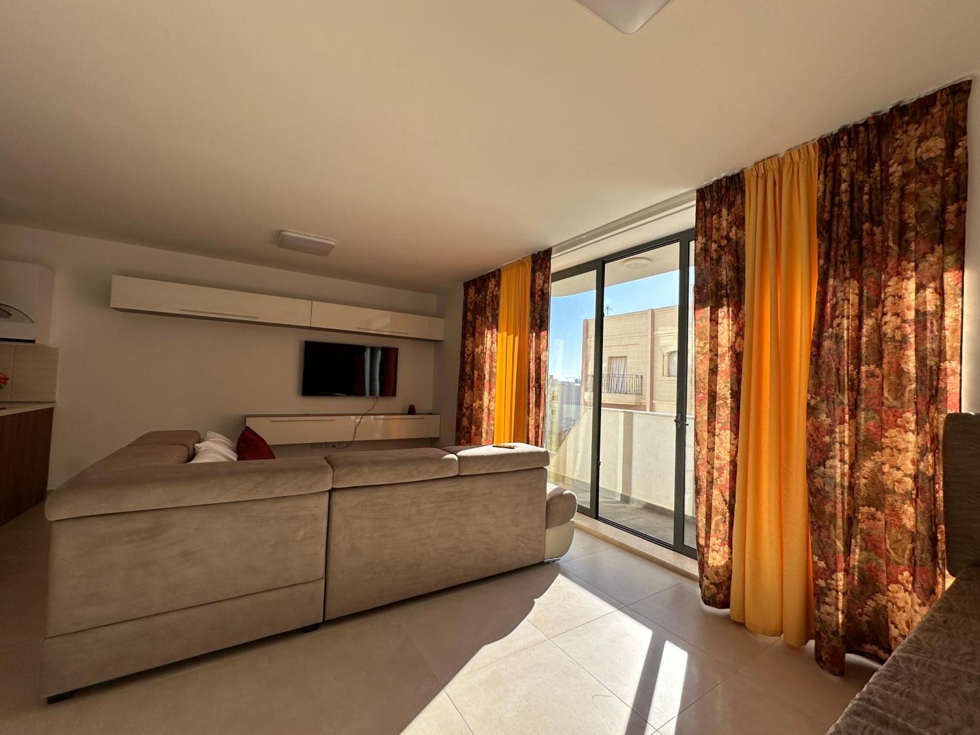 New, Airy And Spacious In Apartament