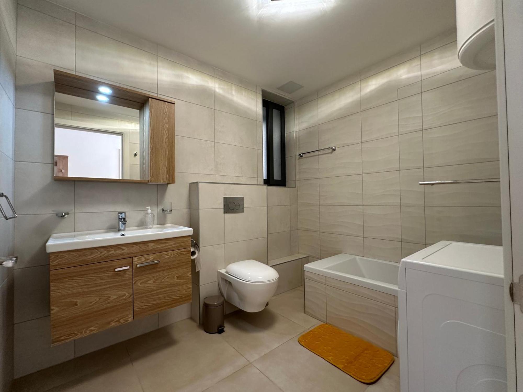 New, Airy And Spacious In Apartament *