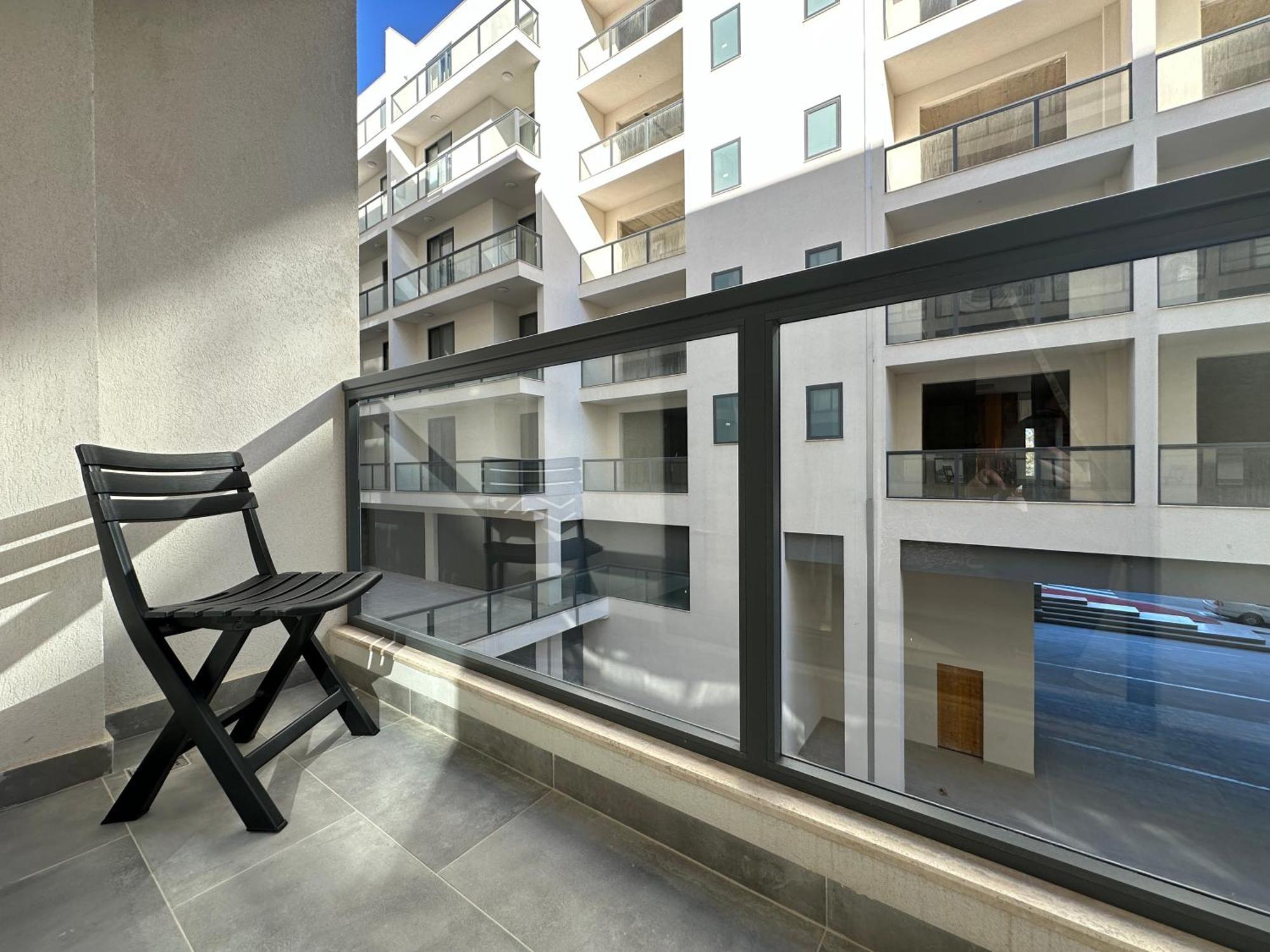 Appartement New, Airy And Spacious In *